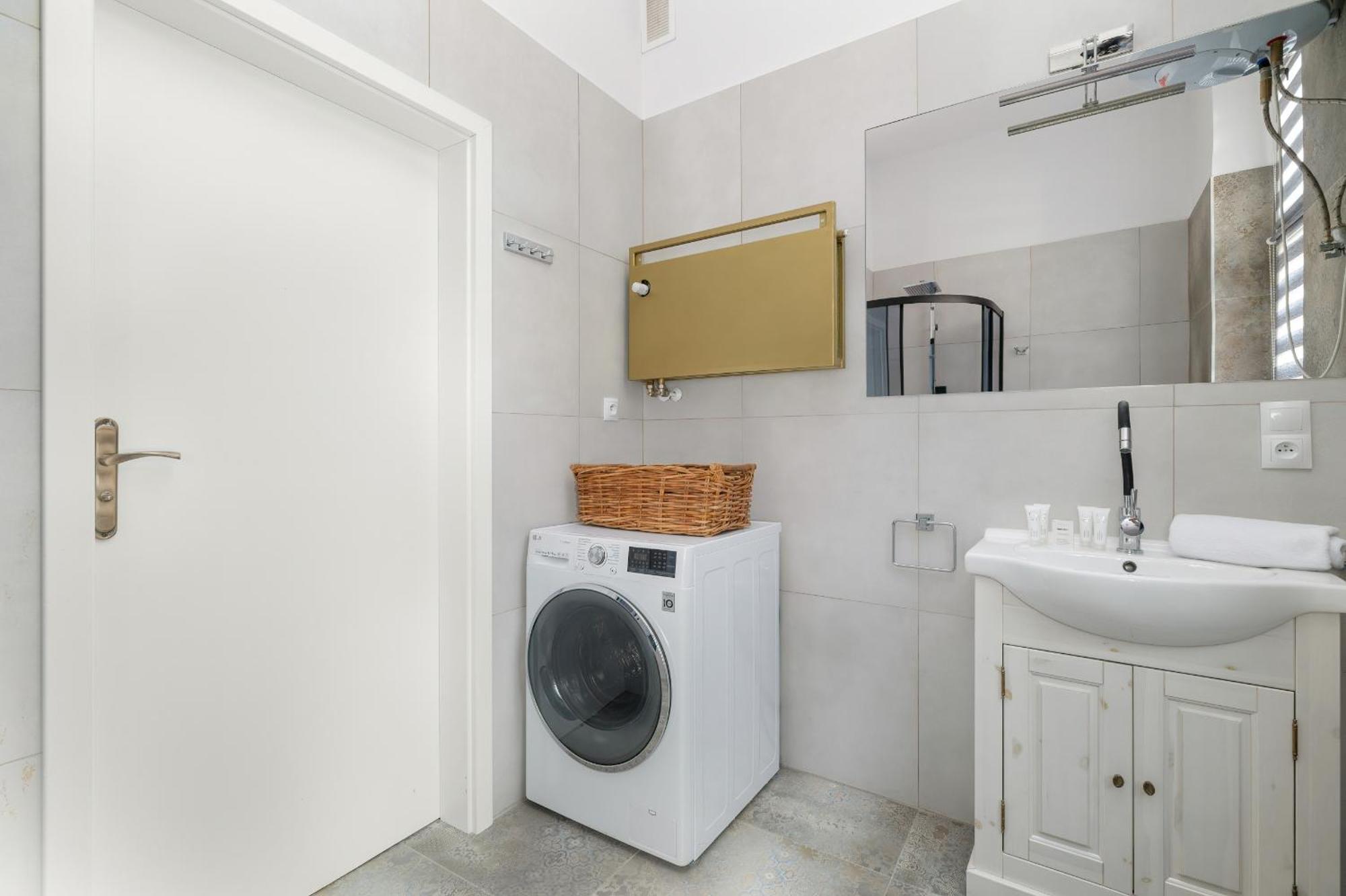 Nowoczesne I Stylowe Apartamenty W Centrum Bytomia Blisko Rynku By Noclegi Renters מראה חיצוני תמונה
